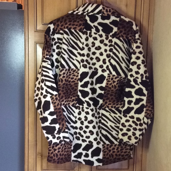 FINAL SALE PRICE Animal Print Button Down Jacket - Picture 4 of 6